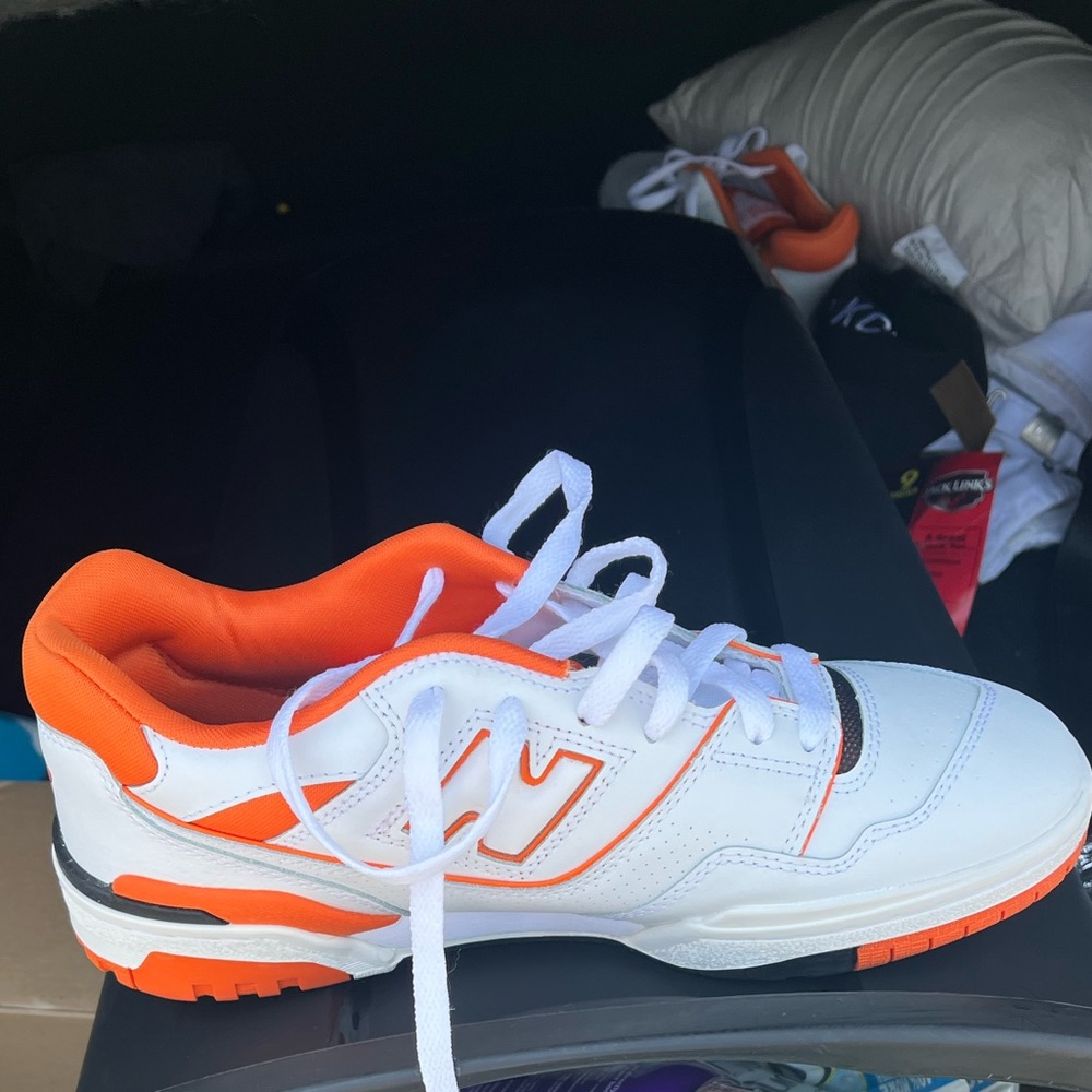 Brand new Mens new balance size 9 purchase threw box in trash. Realize to small